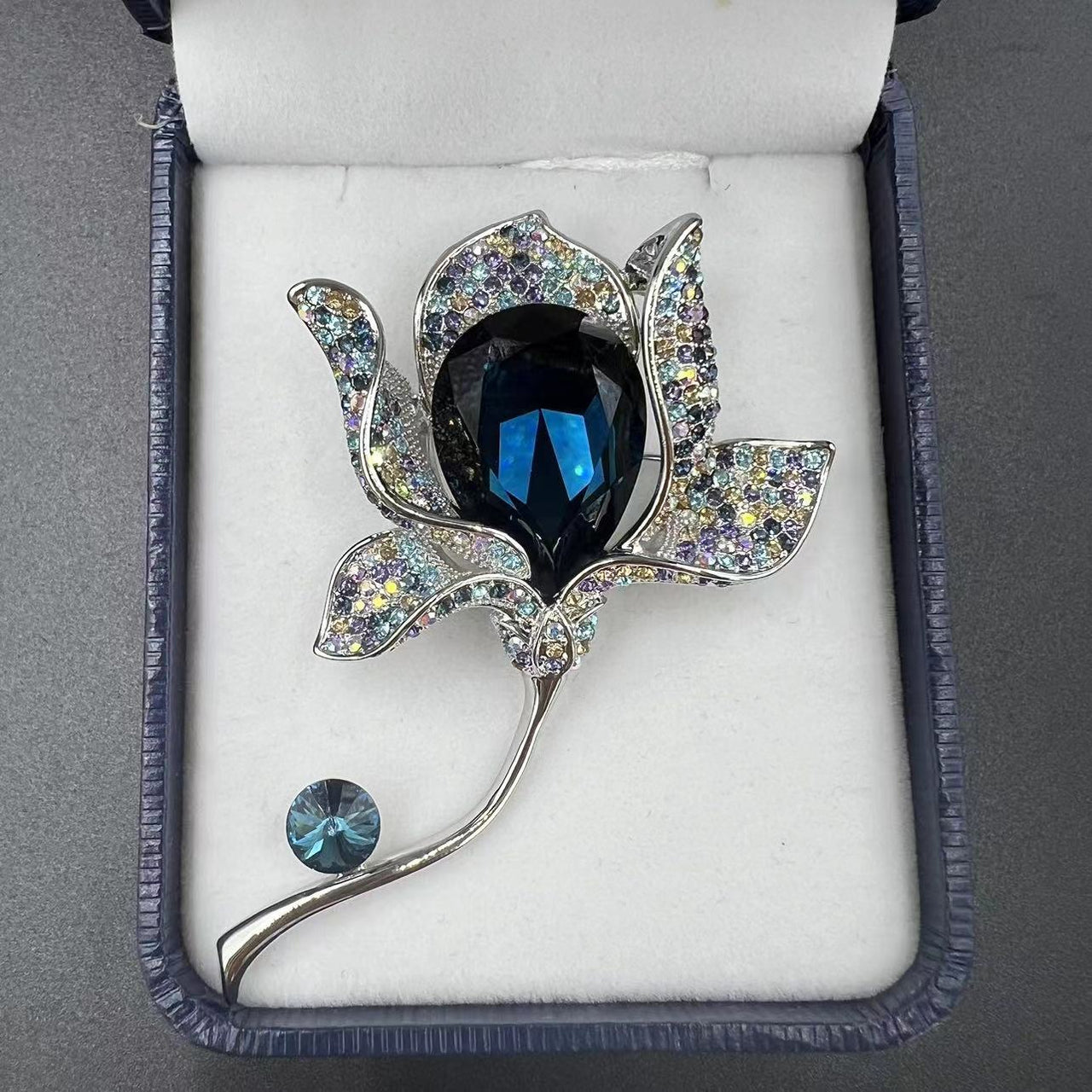 Hand Micro-Pave Zircon Blue Crystal Flower Brooch