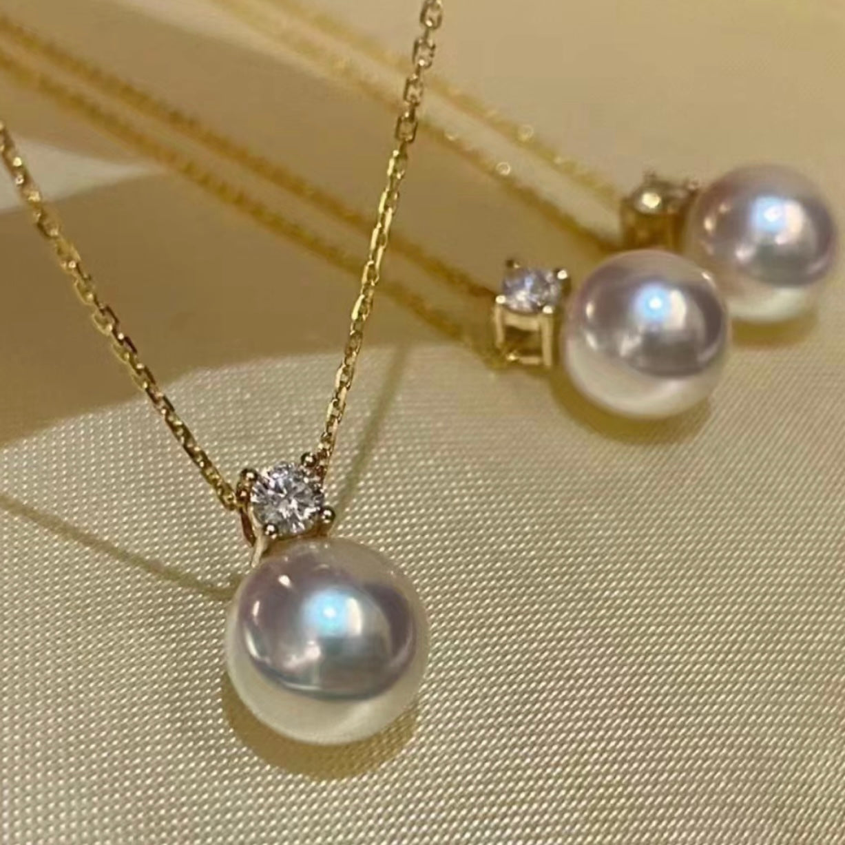 Classic Japanese Akoya Pearl with Diamond Pendant