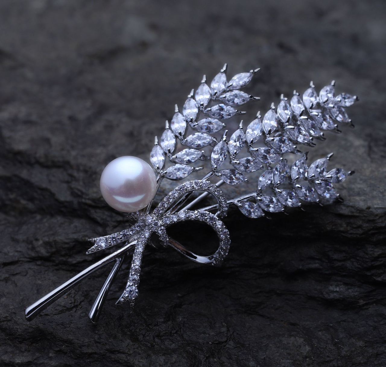 Shiny Gold (Silver) Wheat Freshwater Pearl Brooch