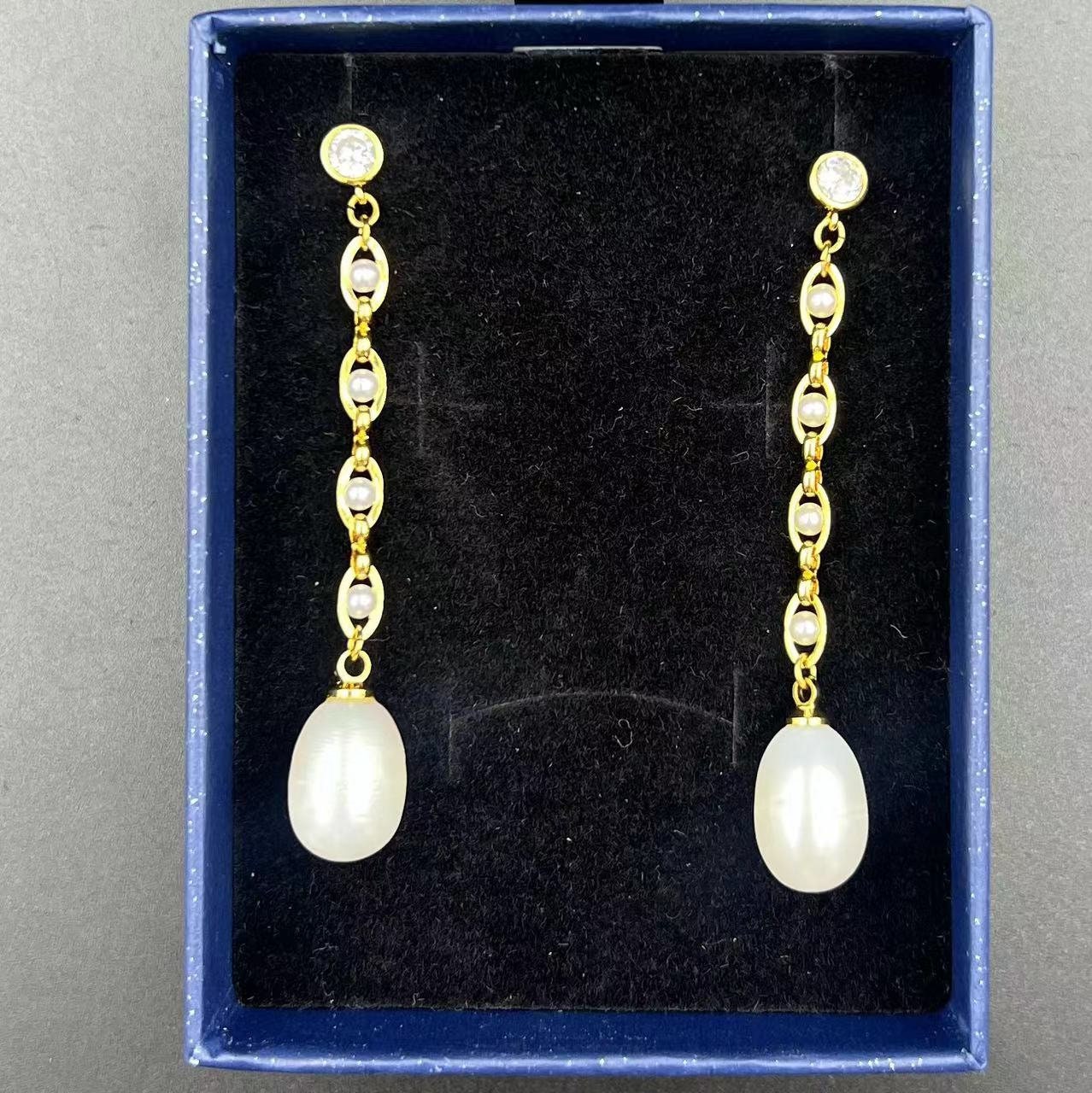 Vintage-Freshwater-Oval-Pearl-Drop-Earrings