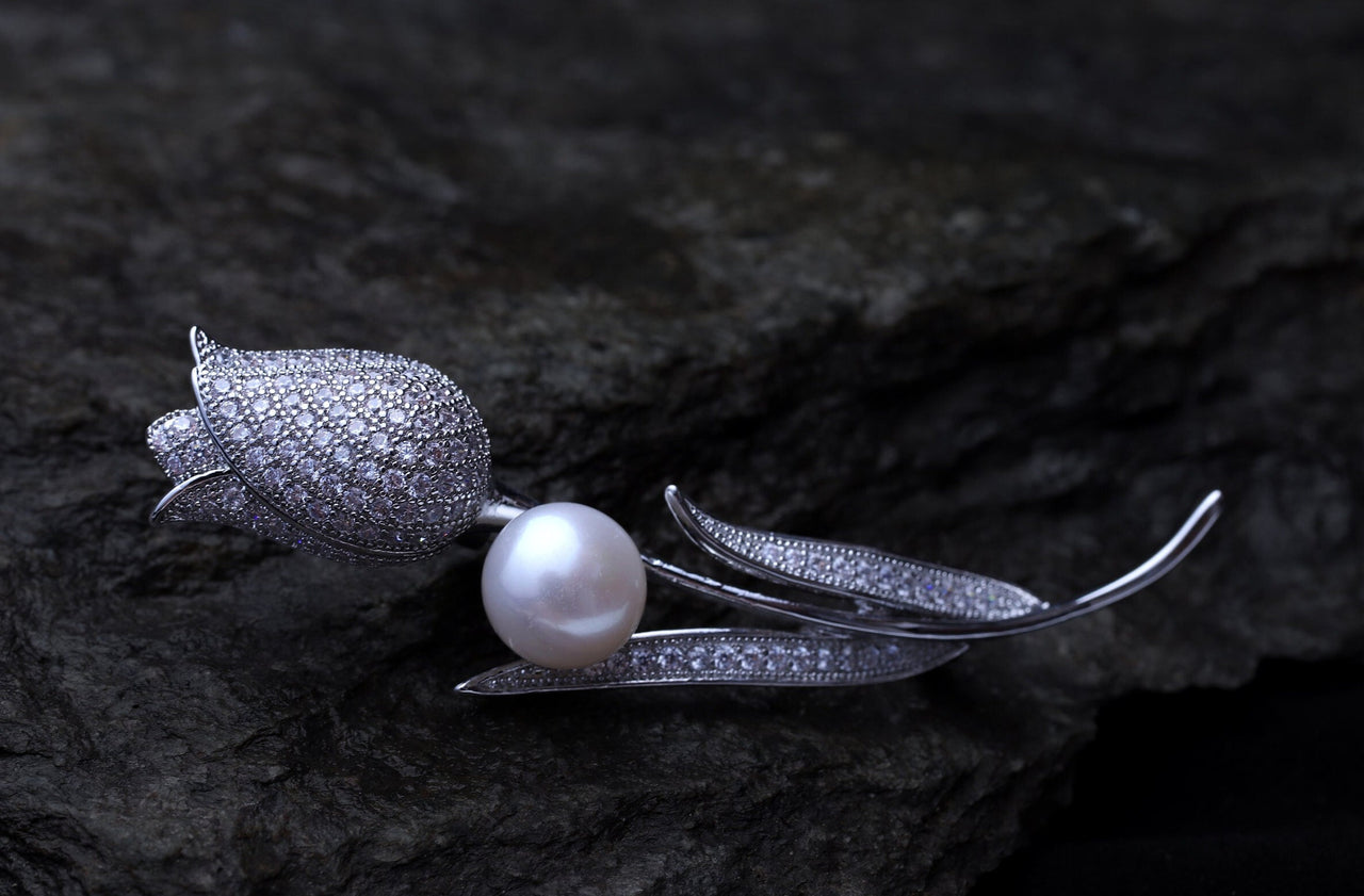 Silver Freshwater Pearl Tulip Flower Brooch