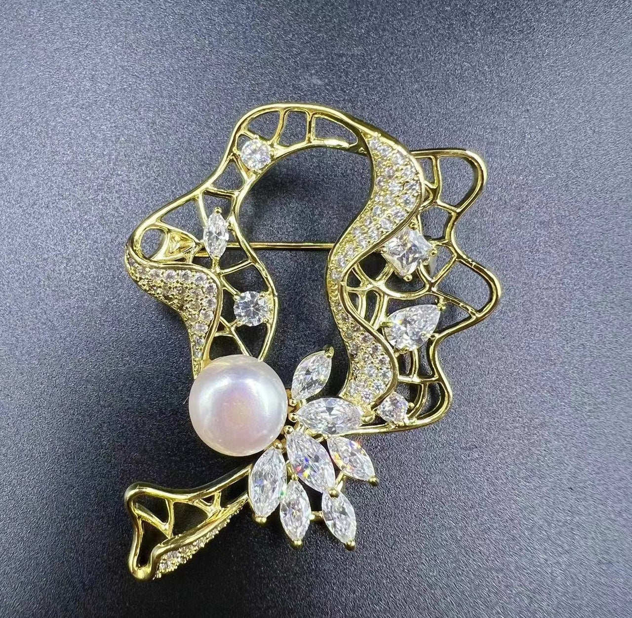 Handcrafted Zircon Gold Ribbon Pearl Brooch